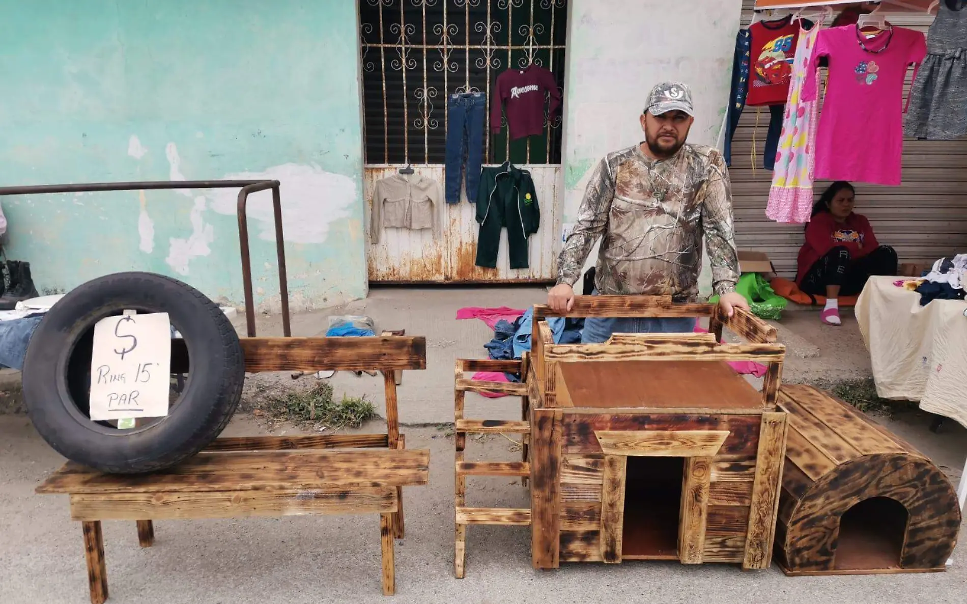 Muebles rústicos a partir de tarimas de madera recicladas Alfredo Márquez (1)